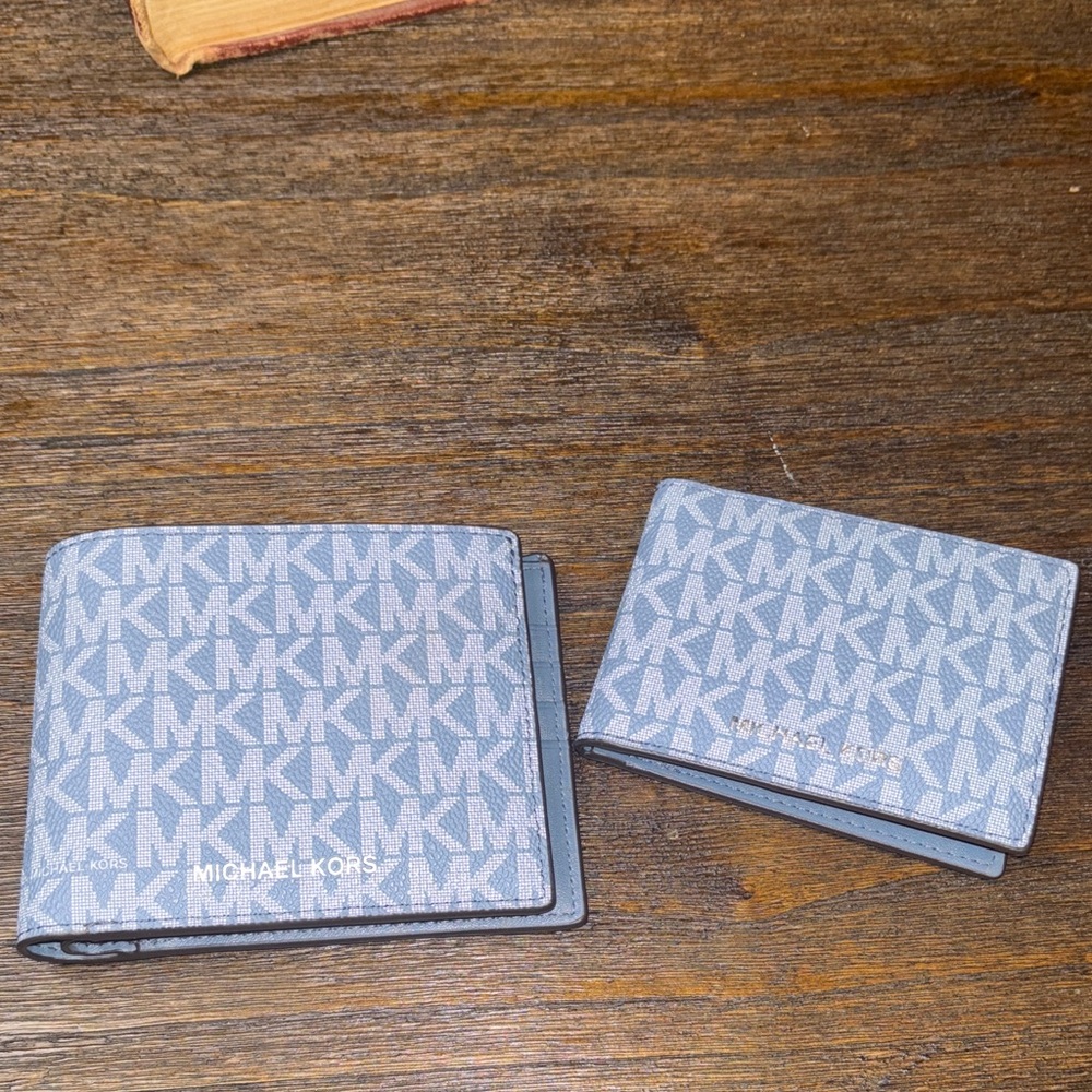 NEW Michael Kors Blue and White Monogram Wallet